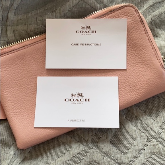 Coach Wristlet - Picture 7 of 7